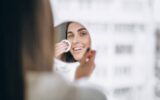 خبر مهم محققان برای زنانی که آرایش می‌کنند!