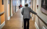 آمار تلفات کرونا در مراکز نگهداری معلولین و سالمندان نگران کننده است