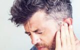۵ ترفند موثر خانگی برای از بین بردن درد گوش