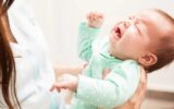 شنیدن صدای مادر، درد نوزاد را کاهش می‌دهد